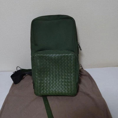 Bolso corporal BOTTEGA VENETA Intrecciato en verde oliva #PF38AN Foto 1 de 4