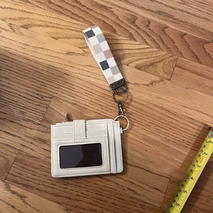 Geldbörse mit Schlüsselband 4” x 5” - Bild 1 von 3