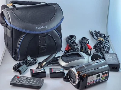 Sony Handycam HDR-PJ10E Full HD Camcorder 30x Optical Zoom Built-in USB 16GB Mem - image 1 of 4