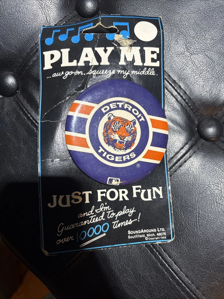 1985 Detroit Tigers Play Me Pin Brand New Still On Card - Image 1 of 1