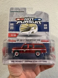 Greenlight CHASE GREEN MACHINE CHROME HOT PURSUIT 1990 Suburban NYPD Target RED - Picture 1 of 2