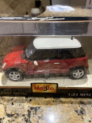 Mini Cooper Diecast Car Maisto Red W/White Top Special Edition #31219 1:24 Metal - Image 1 of 4
