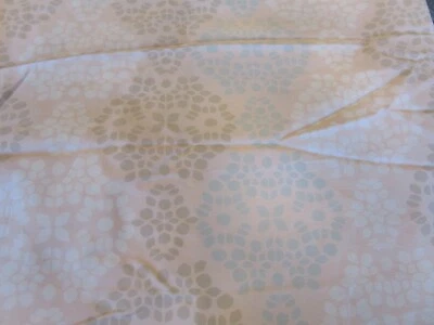 Pottery Barn Kids Clara satén edredón doble + 1 muestra de sesión de fotos falsa Foto 1 de 3