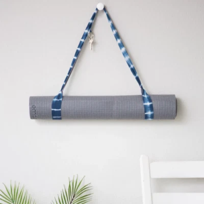 Correa de esterilla de yoga tie dye - índigo. Blanco Foto 1 de 4