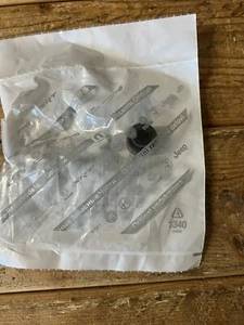 ENGINE VALVE GUIDE SEAL MOPAR 53009886 OEM - Foto 1 di 3