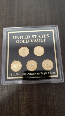 2011 - 5 x 1/10 oz $5 American Gold Eagle conjunto de moedas em estojo Desplay - Imagem 1 de 4