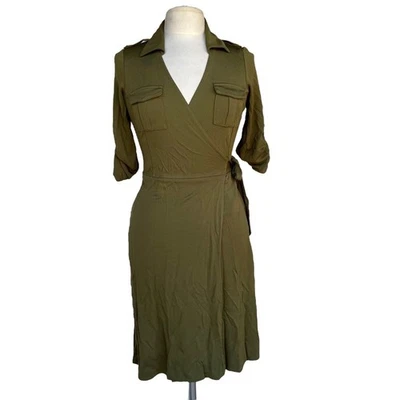 Vestido camisero militar envolvente tejido bolsillo mangas enrollables verde musgo STUDIO M XS. Foto 1 de 2
