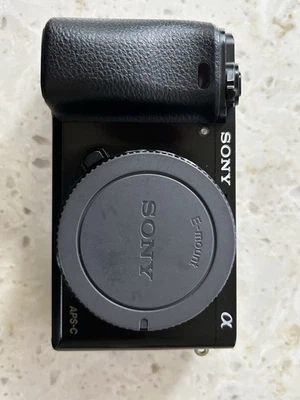 Sony a6000 Mirroless Camera ASP-C W/ accessories 11237 Shutter Count 5 Batteries - Image 1 of 4