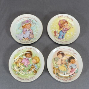 4 Vintage Avon Mother's Day Mini Plates 5" Collectable 1981, 82, 83, 84 - Picture 1 of 9