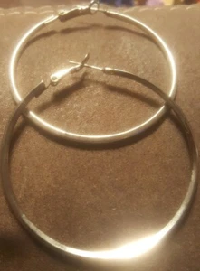 Silberfarbene Creolen - Bild 1 von 9