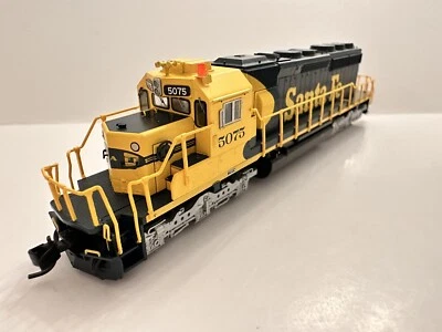 InterMountain N Scale SD40-2 Locomotive Santa Fe #5075 w/ ESU Sound DCC - Image 1 of 4