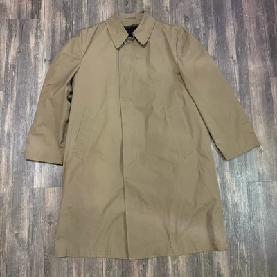 Sobretudo de pele sintética vintage London Fog forrado com botões em relevo masculino 42 regular em excelente estado usado - Imagem 1 de 4