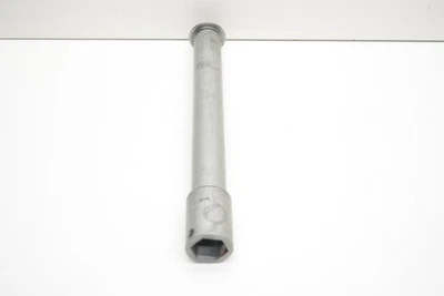 HONDA CBR 1000 RR 2012 2013 2014 2015 2016 Front wheel spindle axle — 第 1/4 张图片