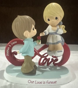 Precious Moments Paar ~ UNSERE LIEBE IST FÜR IMMER #0914 A (Stephen&Diana) - Bild 1 von 7