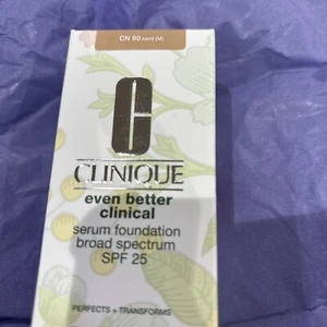 Clinique Even Better Clinical Serum Foundation CN 90 sabbia (M) 30 ml nuovo con scatola SPF 25 - Foto 1 di 2