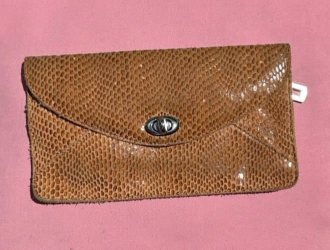 Bolso sin asas SORIAL New York de piel de serpiente de cuero en relieve Foto 1 de 4