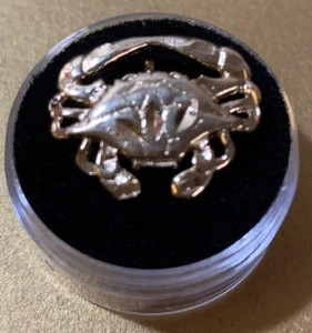 Vintage New Old Stock Gold Over Sterling Silver Ocean Crab Pendant 80’s 90’s - Picture 1 of 4