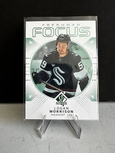 2024-25 Upper Deck Authentics Freshman Focus Green FF-4 Logan Morrison (RC) - Bild 1 von 2