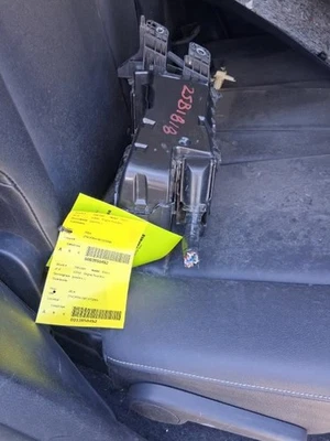 TOYOTA RAV 4 2013-2018 FUSE BOX ENGINE 1677104 - Image 1 of 4