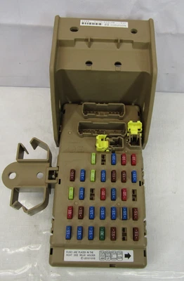 Caja de conexiones de fusibles de cabina Subaru Impreza MT 2008-2010 82201FG010 OEM Foto 1 de 4