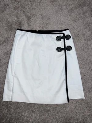 女式复古搭扣 Y2K 裙 8 白色/黑色 — 第 1/4 张图片