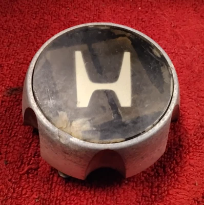 Honda Passport, 1998, 1999, 2000, 2001, 2002, 5" x 1 5/8" de altura, tampa central #7 - Imagem 1 de 4