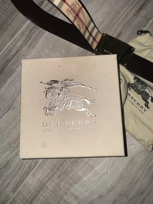 Cinturón Burberry auténtico Foto 1 de 4