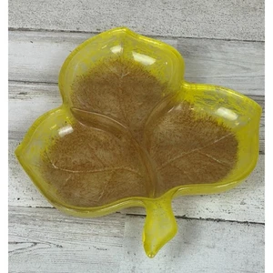 Vintage 3 Leaf Pattern Shape Divided Candy Nut Dish Pressed Painted Glass - Picture 1 of 5
