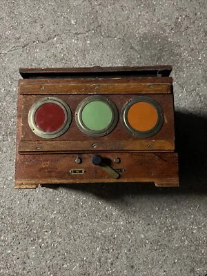 BOITE OPTIQUE éclairage trois couleur bois laiton chambre noire science vintage - Photo 1/4