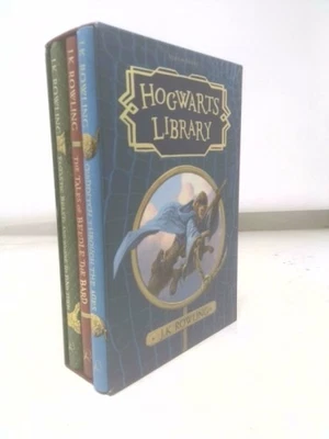 The Hogwarts Library Box Set, 3 Volumes [Hardcover] [Apr 20, 2017] J K Rowling Foto 1 de 4