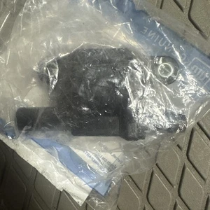 GM 12713668 2014-24 Camaro Electrical Ignition Coil OEM New - Picture 1 of 2