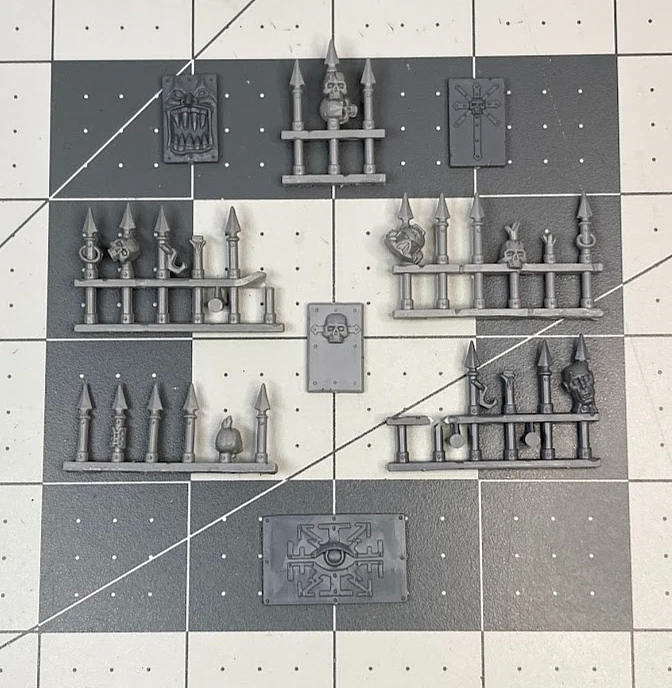40K CSM VEHICLE SPIKED TROPHY ICON RACK & ARMOR PLATE bitz Lot citadel GW BC25 - Image 1 of 1