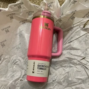 Stanley Pink Parade 30oz Quencher Tumbler Pink / Gold LIMITED New - Picture 1 of 4