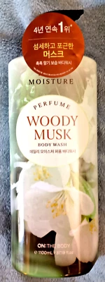 Jabón corporal hidratante On The Body Perfume Woody Musk 37,19 fl oz hecho en Corea Foto 1 de 4