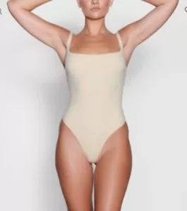 SKIMS Size XXS Square Neck Bodysuit in Sand Base Layer Thong NEW - Picture 1 of 9