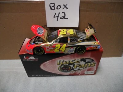 1/24 Action Race Fans 2007 #24 Dupont "57" Chevy dorado cromado Foto 1 de 3