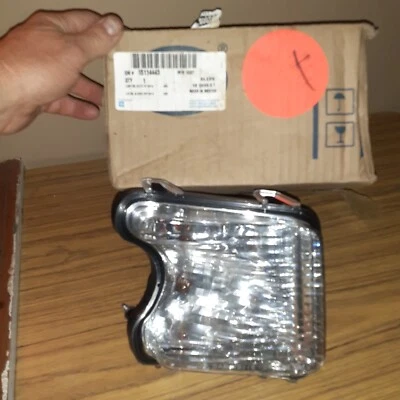  NOS GM New Passenger Side Signal Lamp 2007-2010 Saturn Outlook GM 15114443 H2 - Image 1 of 4