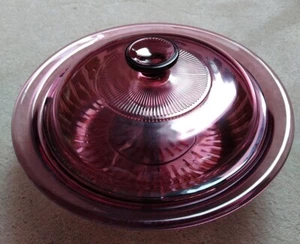 Corning Ware VISION Cranberry Glass 1.5QT V-32-B Covered Casserole w/ strainer - Picture 1 of 5