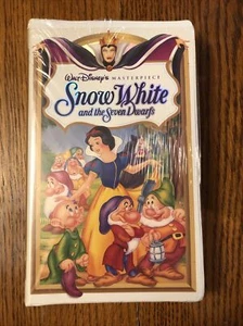 Snow White and the Seven Dwarfs (VHS, 1994), remastered in color SEALED - Imagen 1 de 6
