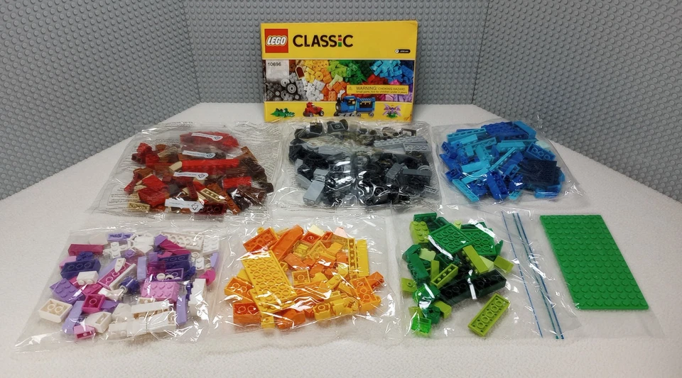 LEGO - 10696 Medium Creative Brick Box - NEW - No Box / Sealed Bags - Ships Fast - Image 1 of 4