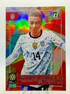 2023 Panini Women's World Cup FIFA Soccer Pitch Queens Emily Sonnett #25 - Bild 1 von 2