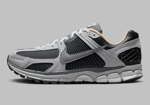 2025 MENS NIKE ZOOM VOMERO 5 SZ 15 DARK SMOKE GREY RETRO RUNNING HV5982-001 - Picture 1 of 7