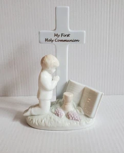 Estatuilla de cerámica de niño arrodillado Mi Primera Comunión Russ Berrie recuerdo 5" - Imagen 1 de 14