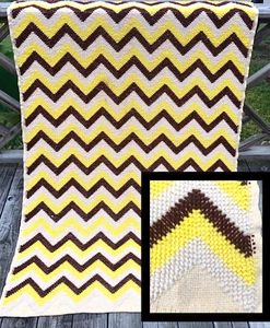 Vtg Chevron Zig Zag Pattern Textile Tapestry Crochet Throw 44x69 - Picture 1 of 7