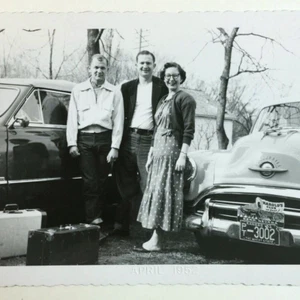 Snapshot Photos People Getting Ready For A Road Trip Luggage Dogs Cars 1952 - Picture 1 of 7