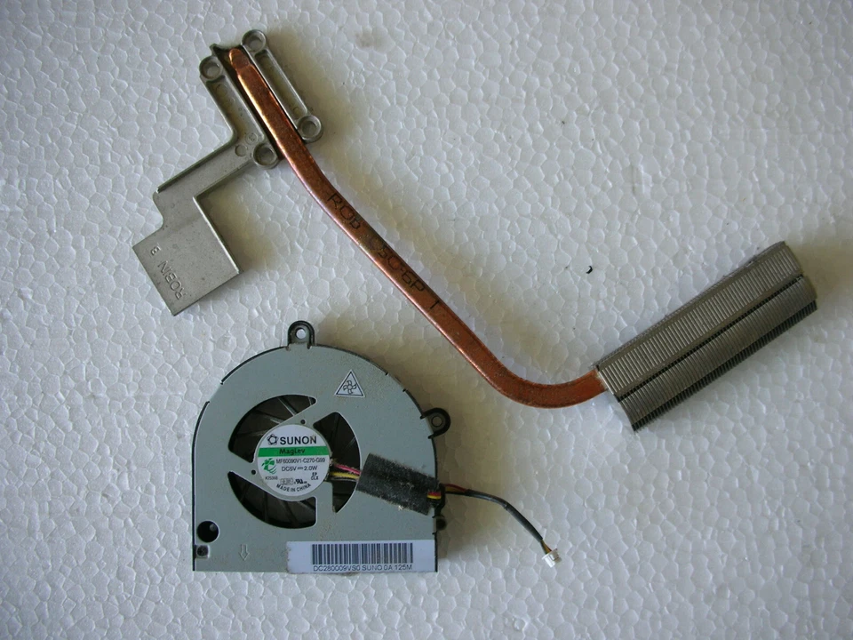 Toshiba Tecra S11-128 Heatsink+Fan Heatsink - Image 1 of 1