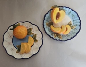 2 Stück Baum Bros Style Eyes 3D Sammler 8" Obst Wandteller 1 Pfirsich und 1 Orange - Bild 1 von 12