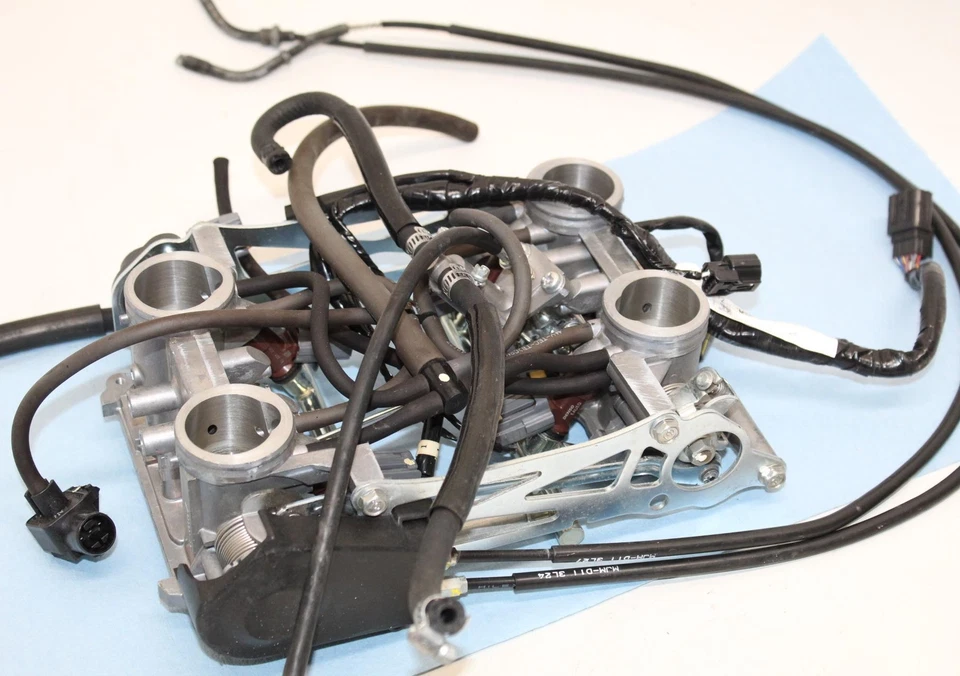 Honda Interceptor 800 Vfr800f 2014 2015 inyectores principales de combustible/cuerpos del acelerador Foto 1 de 4