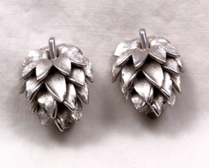 Kramer Strawberry Earrings Clip-On Brushed Silvertone Vintage MCM Jewelry - Picture 1 of 8