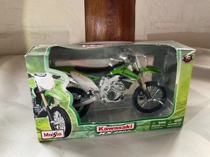 New Green Kawasaki 1:12 Dirt Bike Motocross Motorcycle Diecast Box Wear - Picture 1 of 5